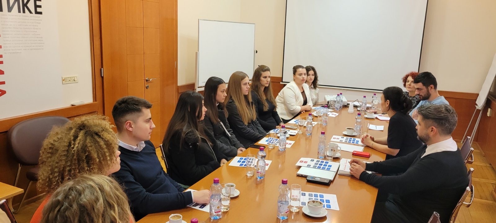 Републички секретаријат за јавне политике и Студентска асоцијација за међународну сарадњу у заједничком дијалогу о перспективи развоја младих у државној управи